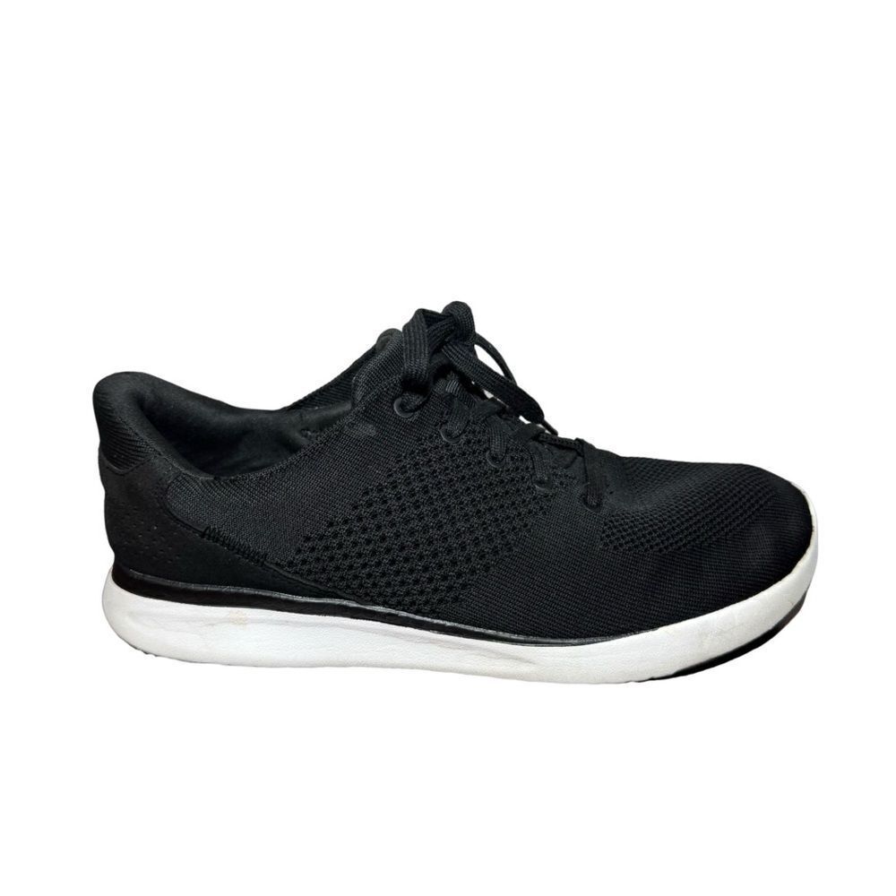 Black Athletic Sneakers size 10 kizik